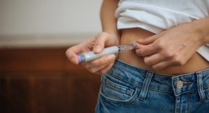 women-injecting-weight-loss-drug