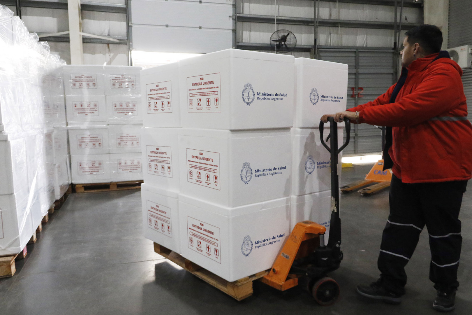 El Ministerio de Salud distribuye vacunas contra el sarampión