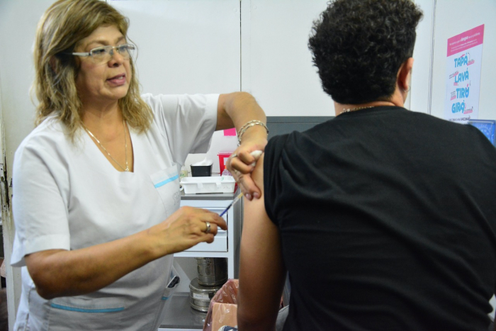 Campaña de vacunación contra el dengue
