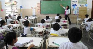 escuela chicos clase