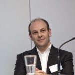 Reestructuración en Pfizer: Andrew Baum deja su cargo ejecutivo en medio de un plan de simplificación operativa