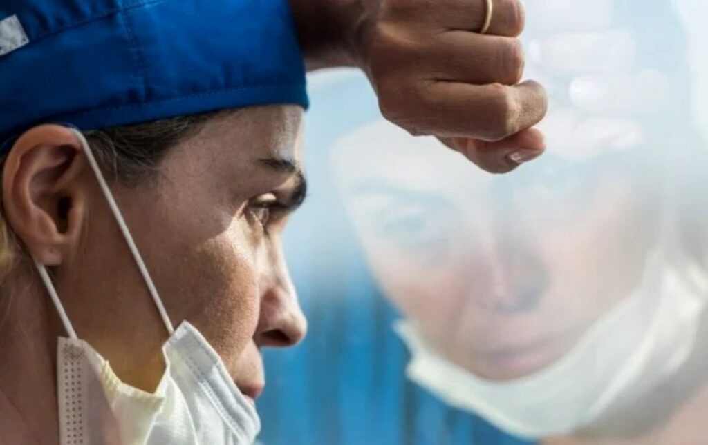 medicos salud mental burnout stress