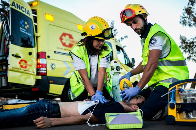 emergencia sanitaria salud ambulancia